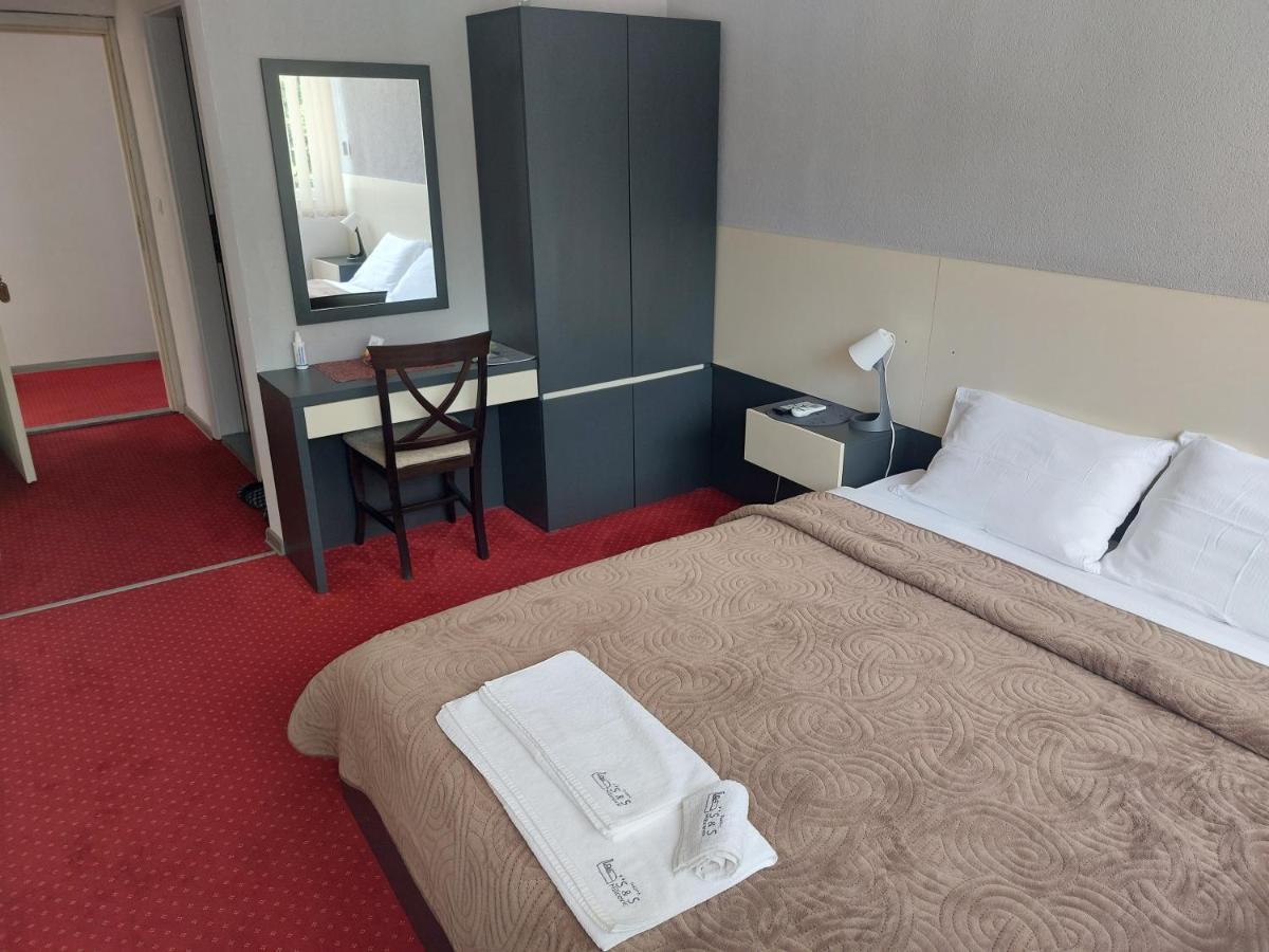 Rooms S&S Milicevic U Strogom Centru Aleksandrovca Aleksandrovac Esterno foto